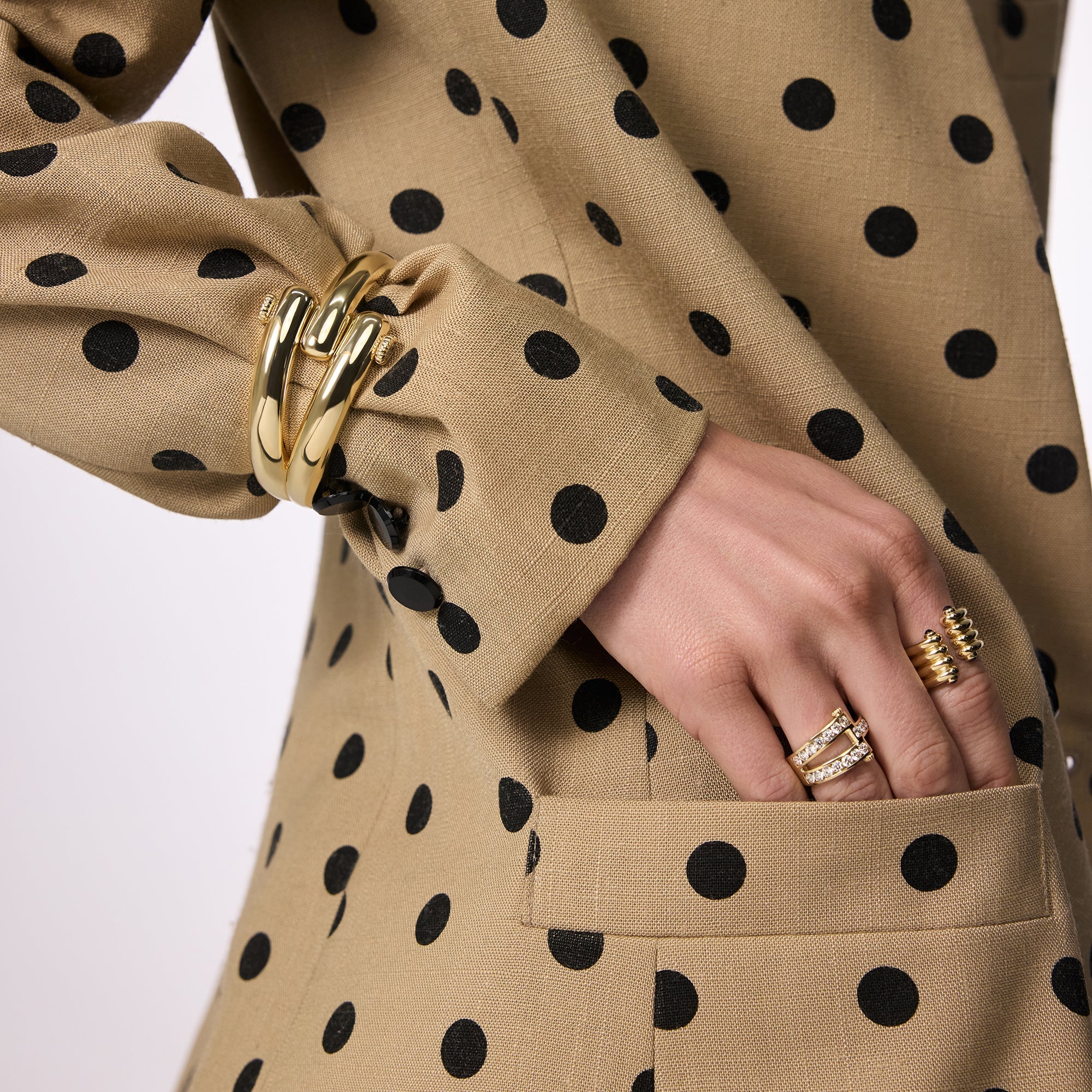 Grandfather Magna Ring - Round Brilliant Diamonds