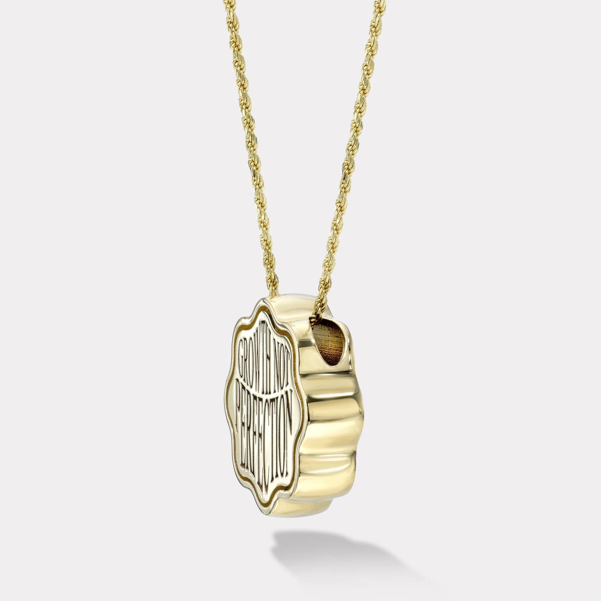 CLASSIC SCALE TALISMAN PENDANT