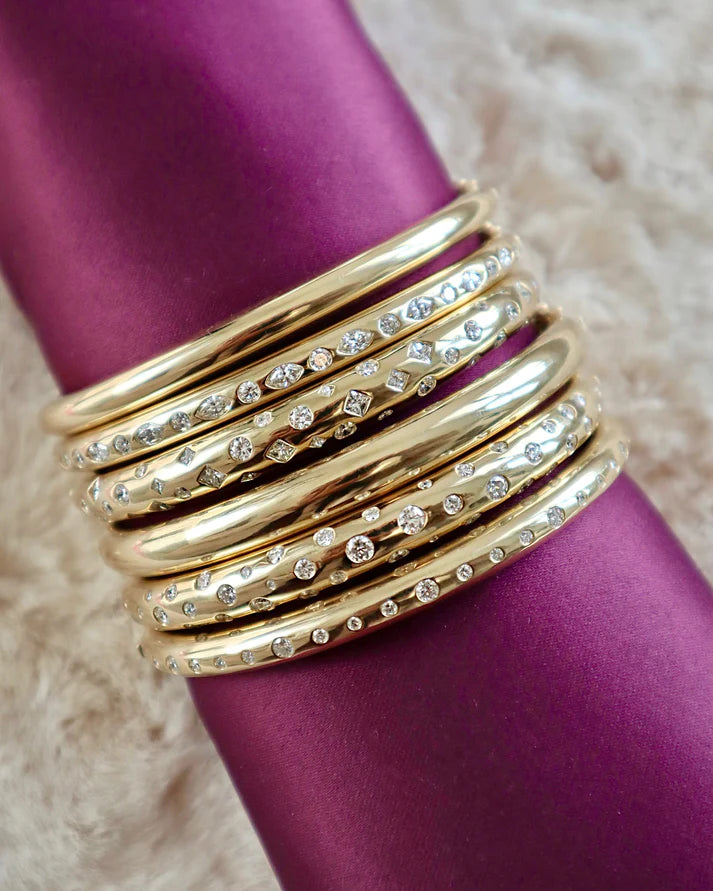 TAPERED ROUND SKINNY NOMAD BANGLE