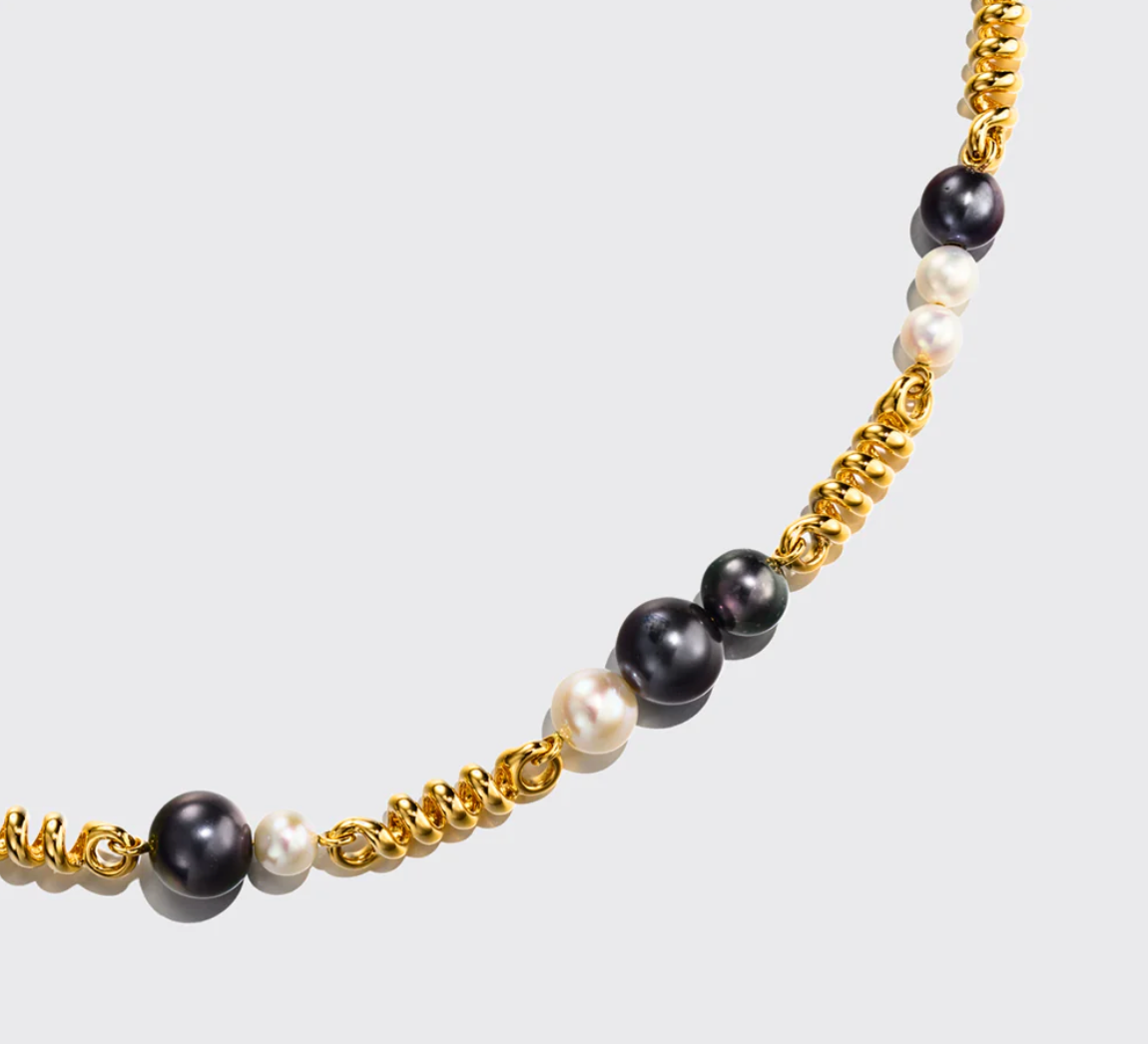 GREY AND WHITE PEARLS YELLOW GOLD BEACHING NECKLACE