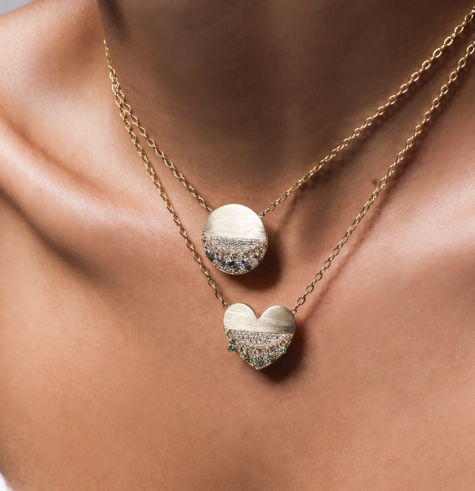 ROUND HEMLINE MEDALLION