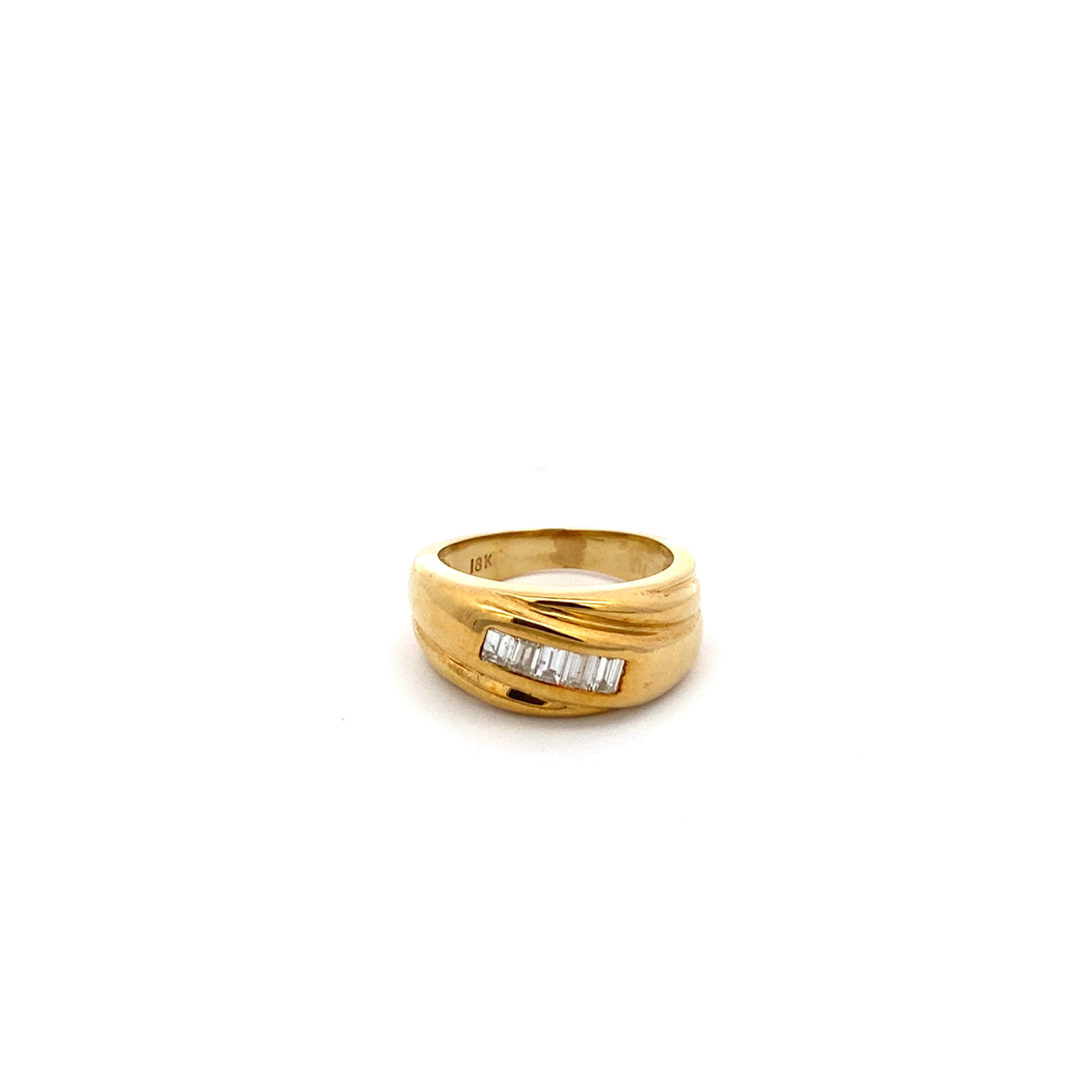 Vintage 18k Yellow Gold Ring with Baguette Diamonds