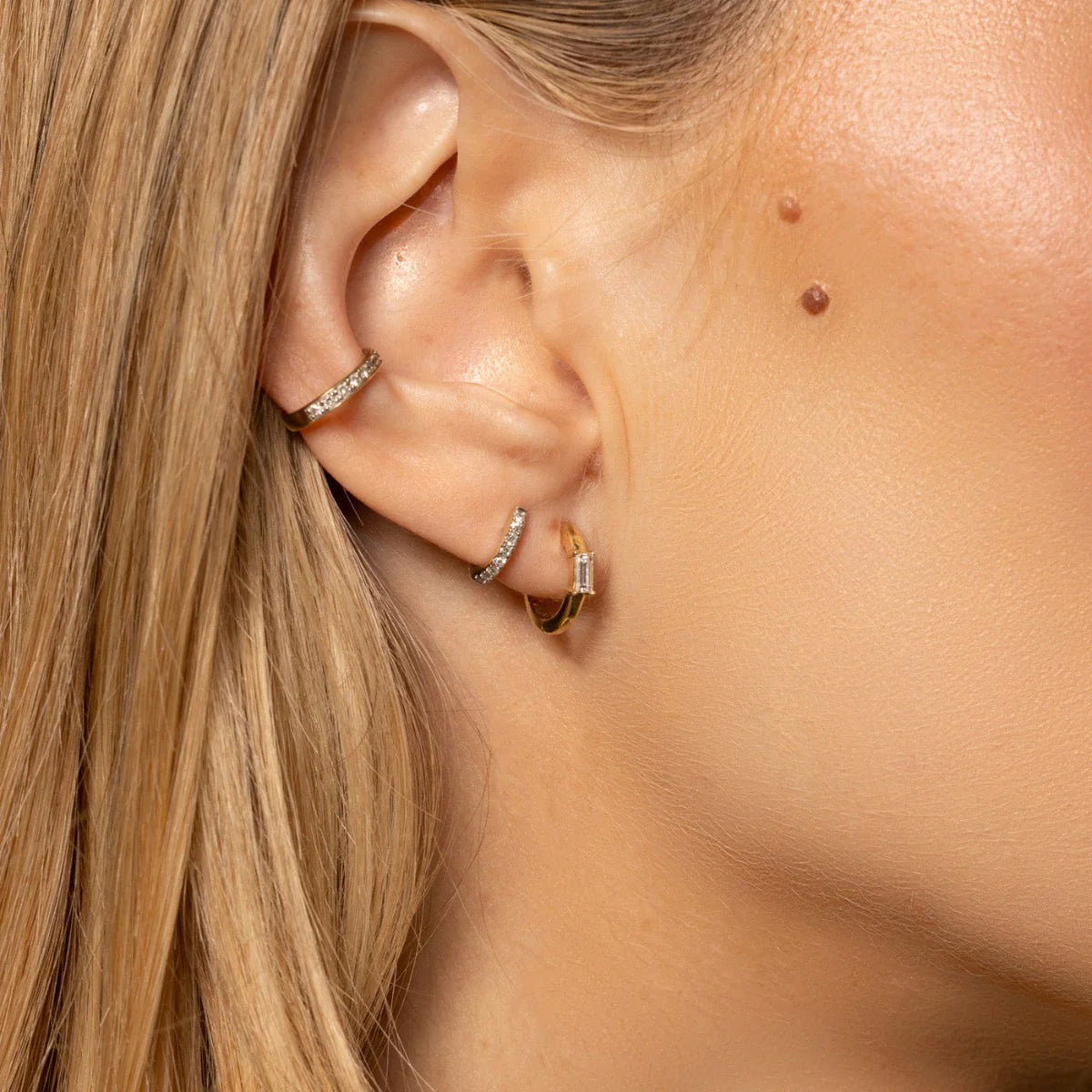 Stationary Baguette Huggies