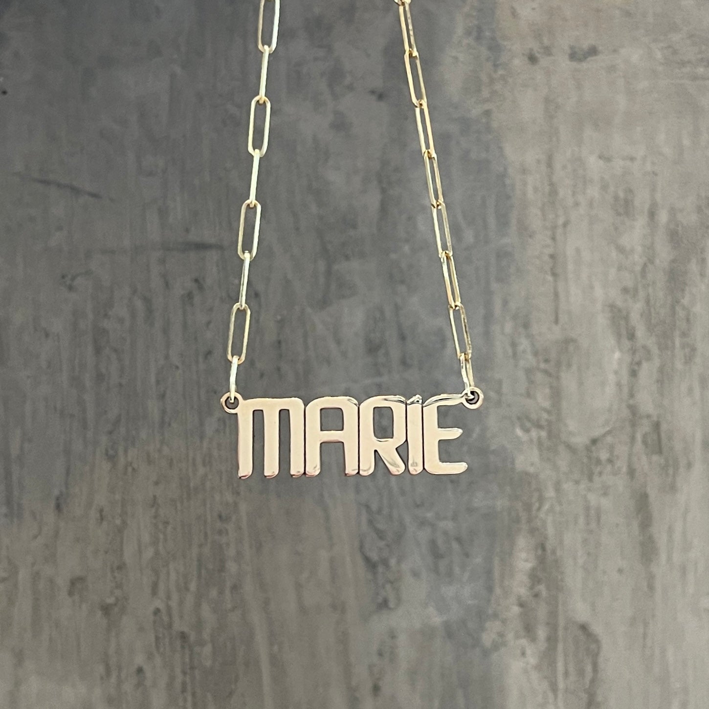 THE SIGNATURE CUSTOM NAMEPLATE NECKLACE