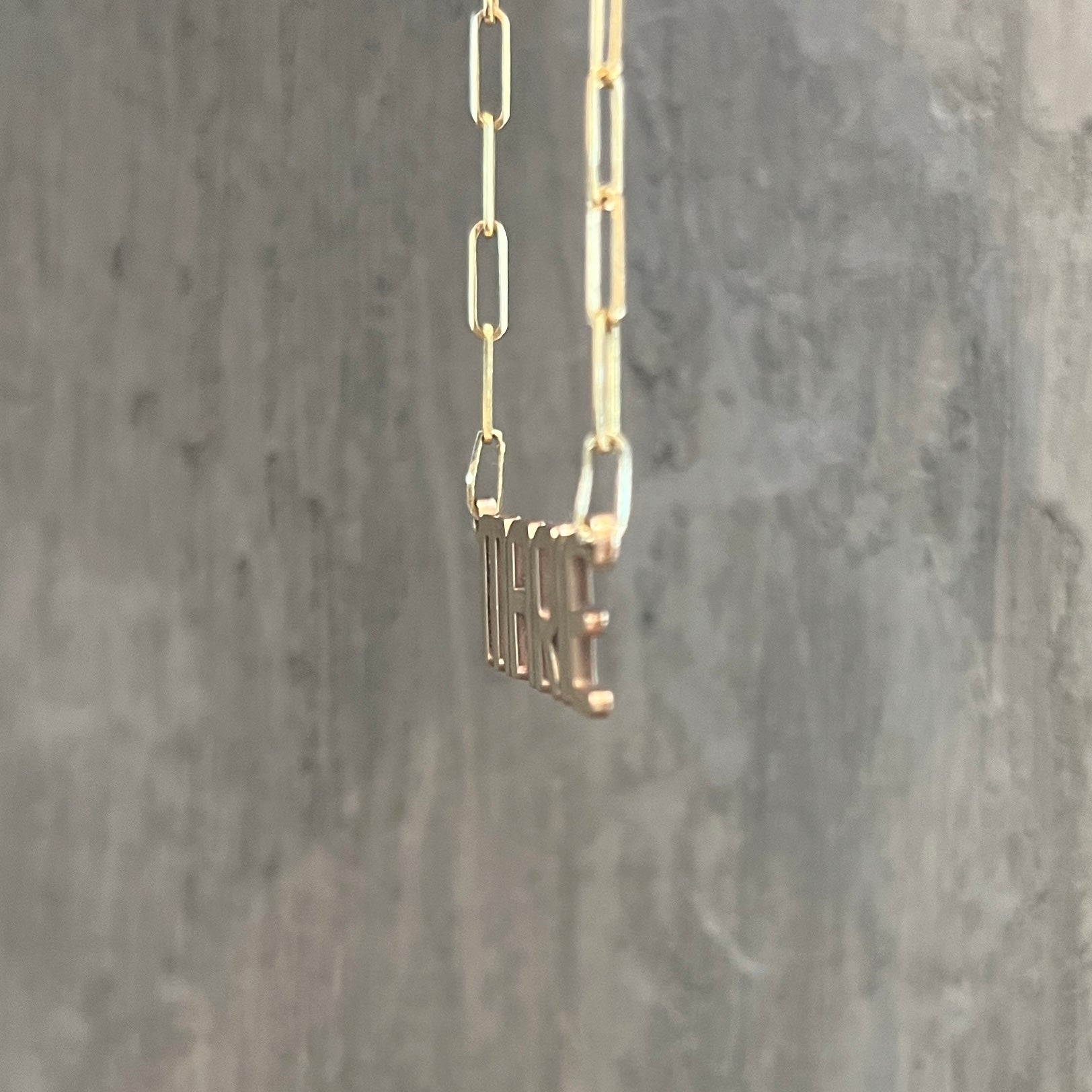 THE SIGNATURE CUSTOM NAMEPLATE NECKLACE