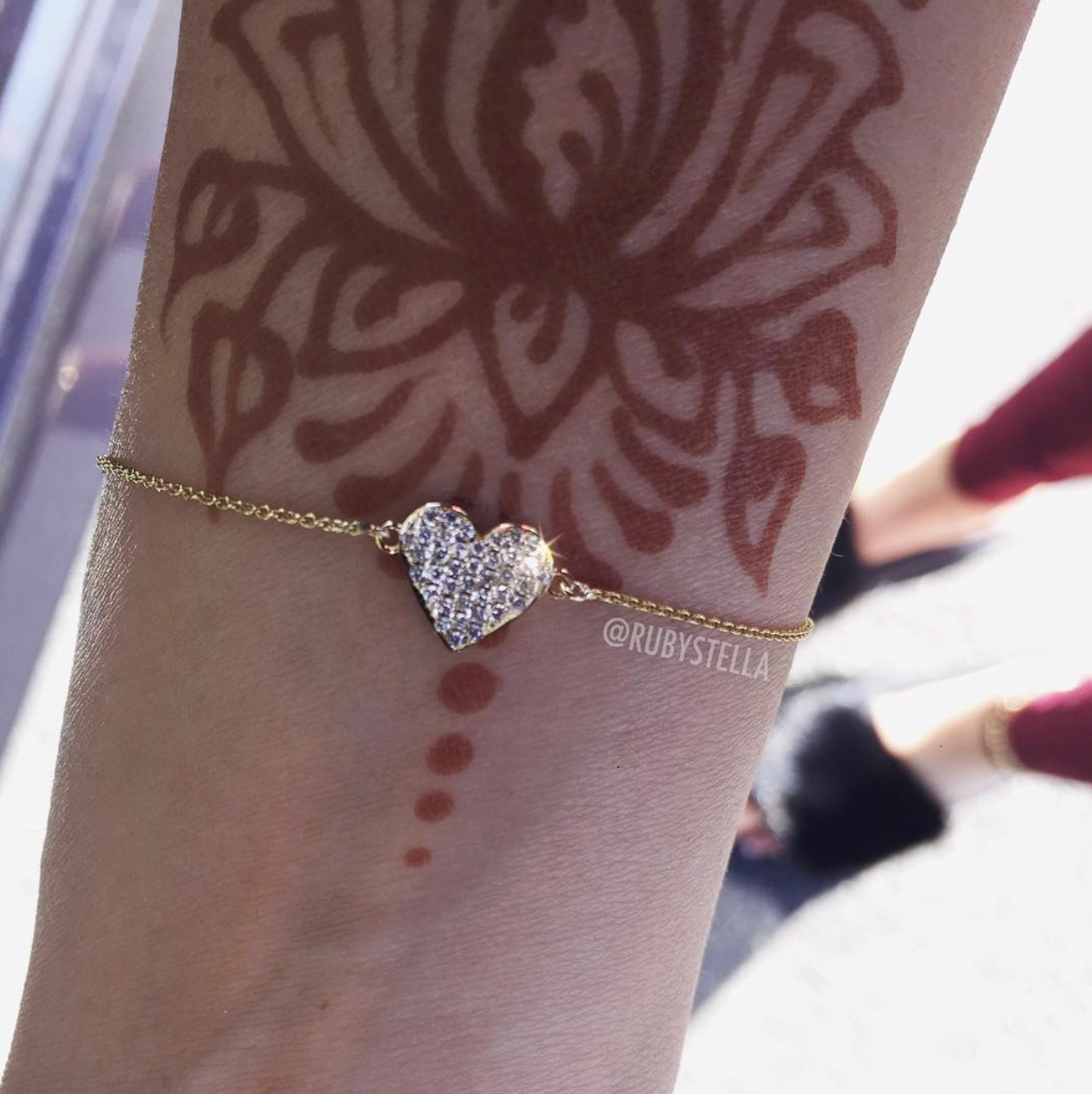DIAMOND FLOATING HEART BRACELET