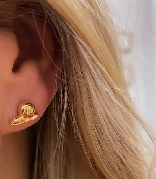 SNAIL STUDS