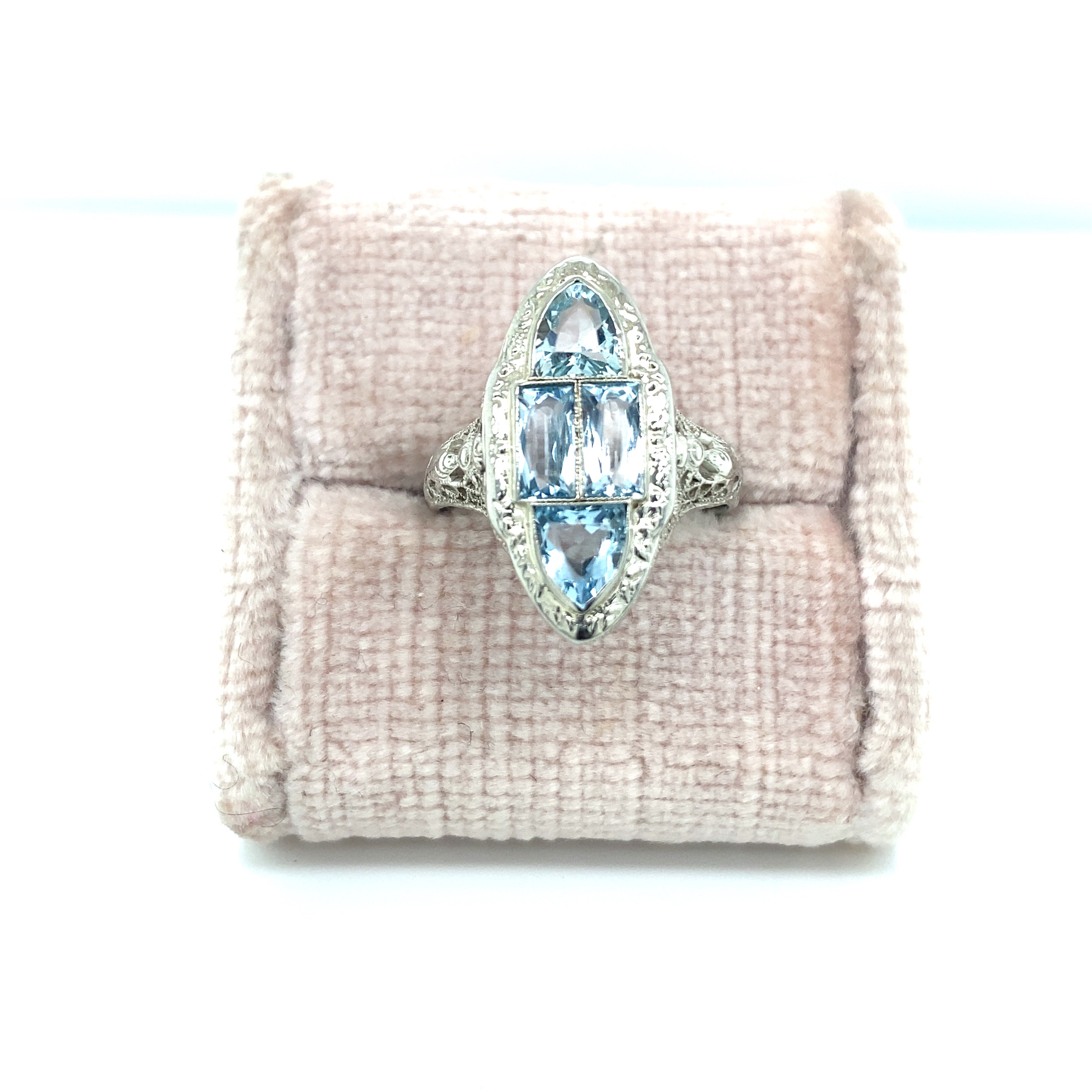 Vintage Aquamarine Art Deco Ring