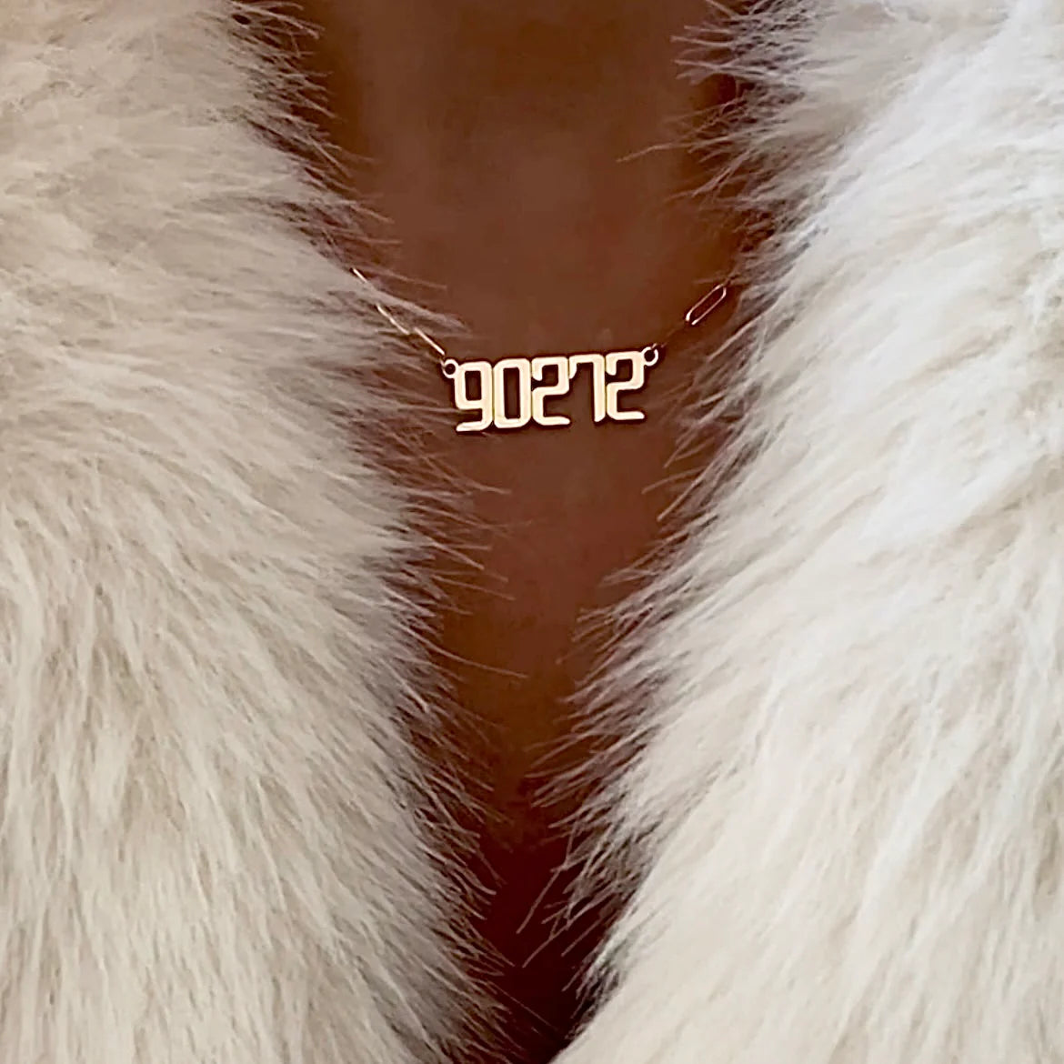 THE SIGNATURE 90272 NAMEPLATE NECKLACE