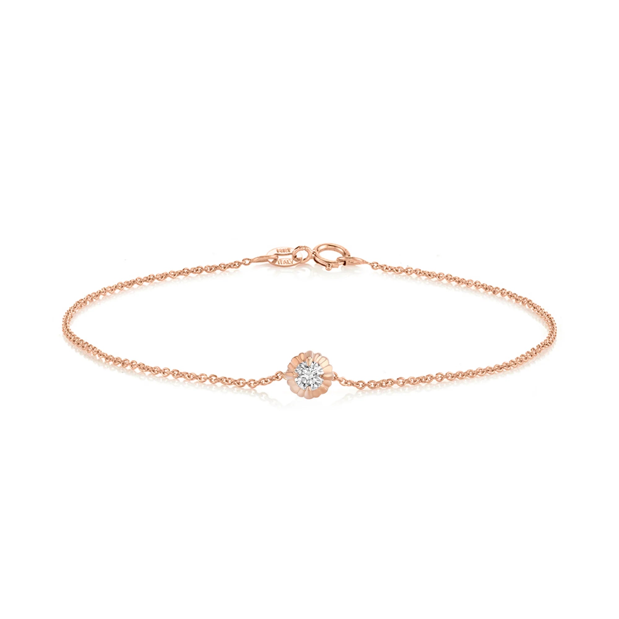 FLUTED BUTTON BRACELET WITH ROUND DIAMOND