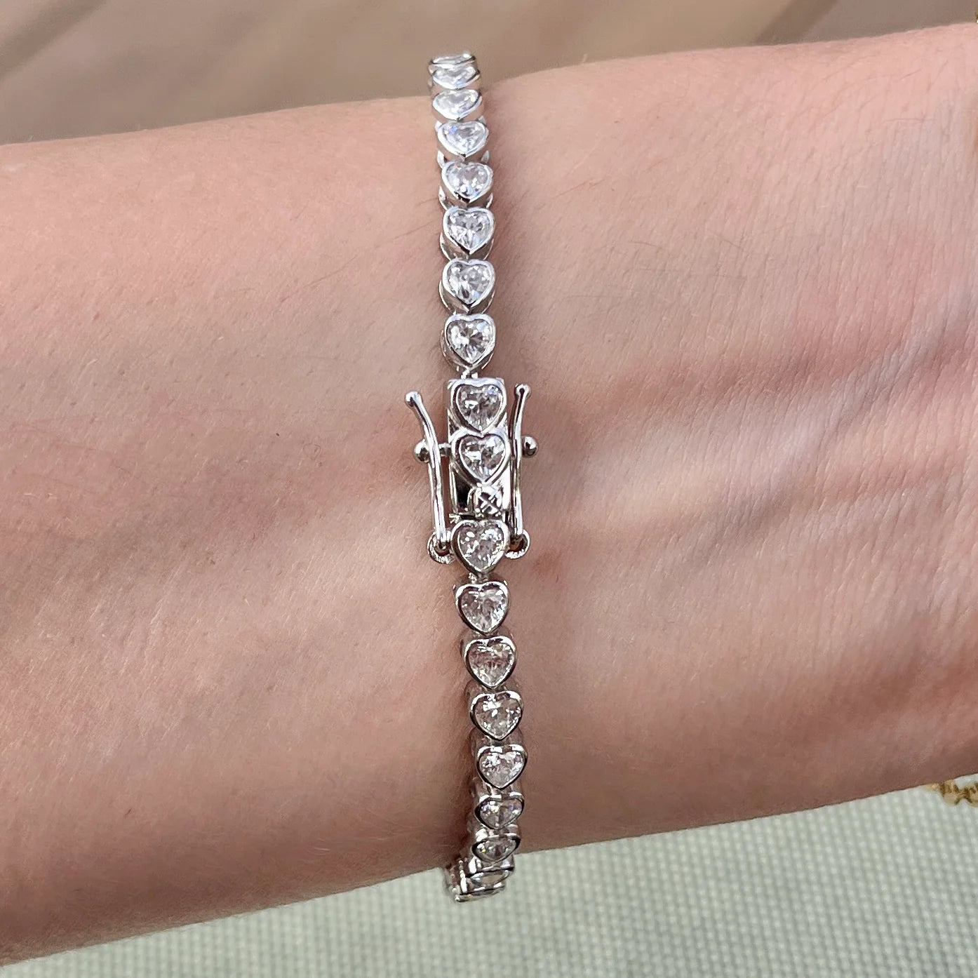 HEART BEZEL TENNIS BRACELET