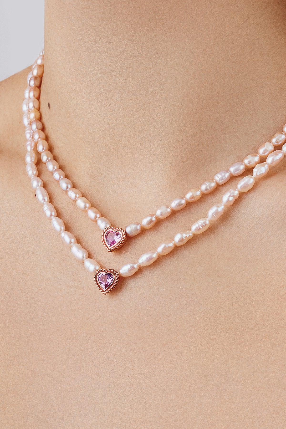 STREAMER HEART PEARL NECKLACE