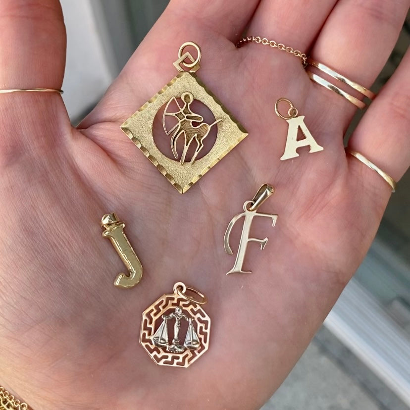 VINTAGE INITIAL CHARM - J