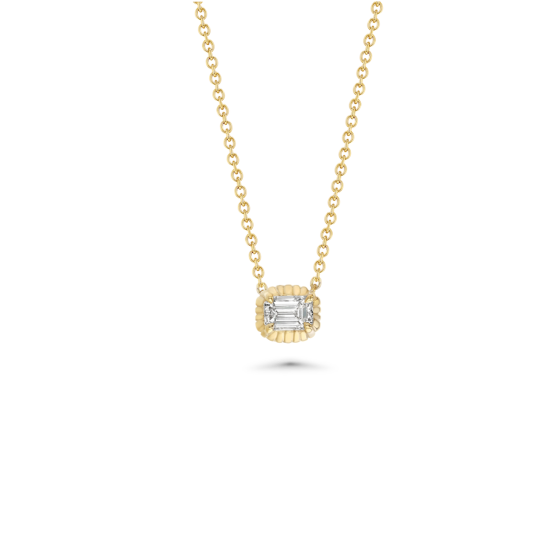 FLUTED BUTTON NECKLACE WITH EMERALD CUT DIAMOND