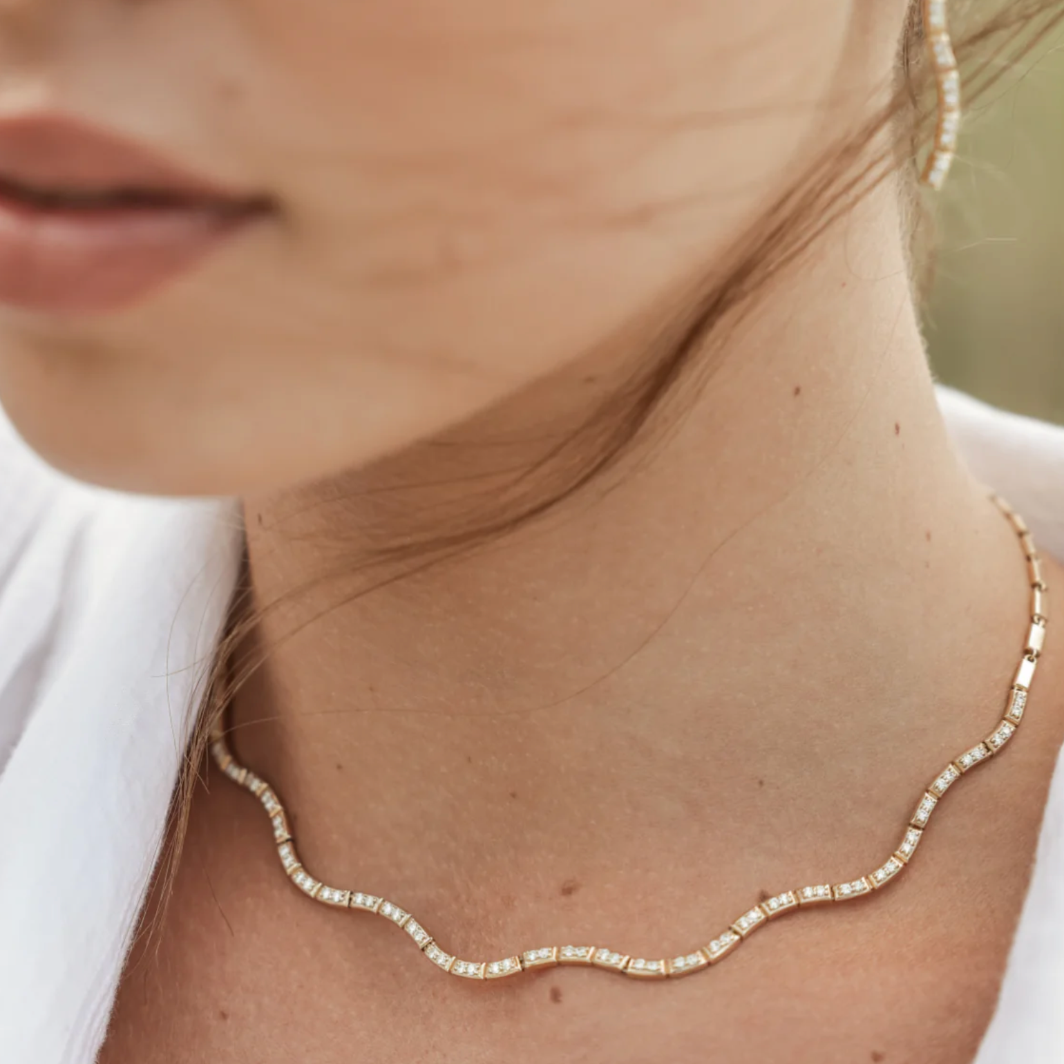 GLIMMER WAVE DIAMOND NECKLACE