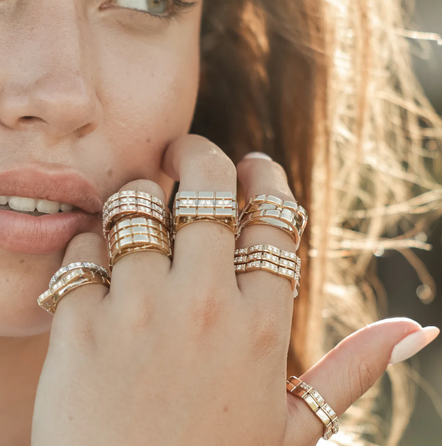GLIMMER TRIO OVAL RING