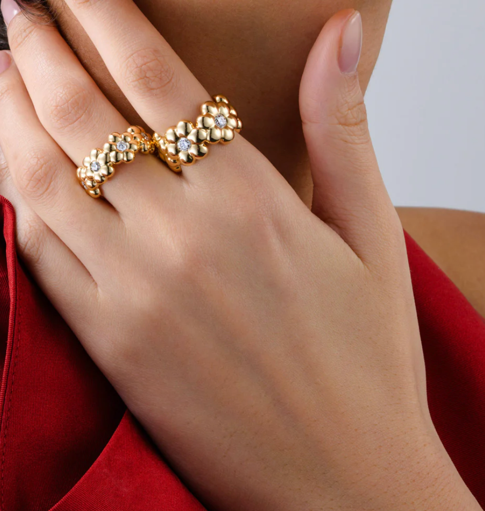 JUMBO DIAMOND FLOWER PUFF RING