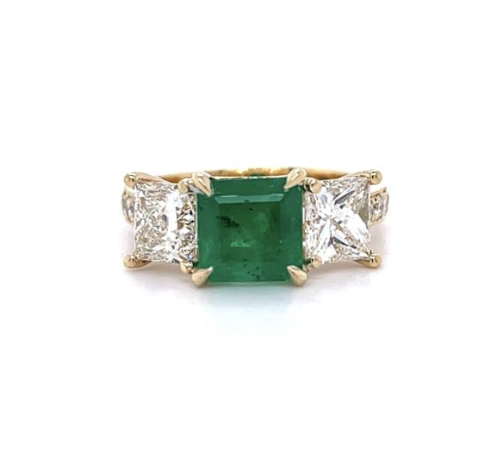 Vintage Emerald and Diamond 3 Stone Ring