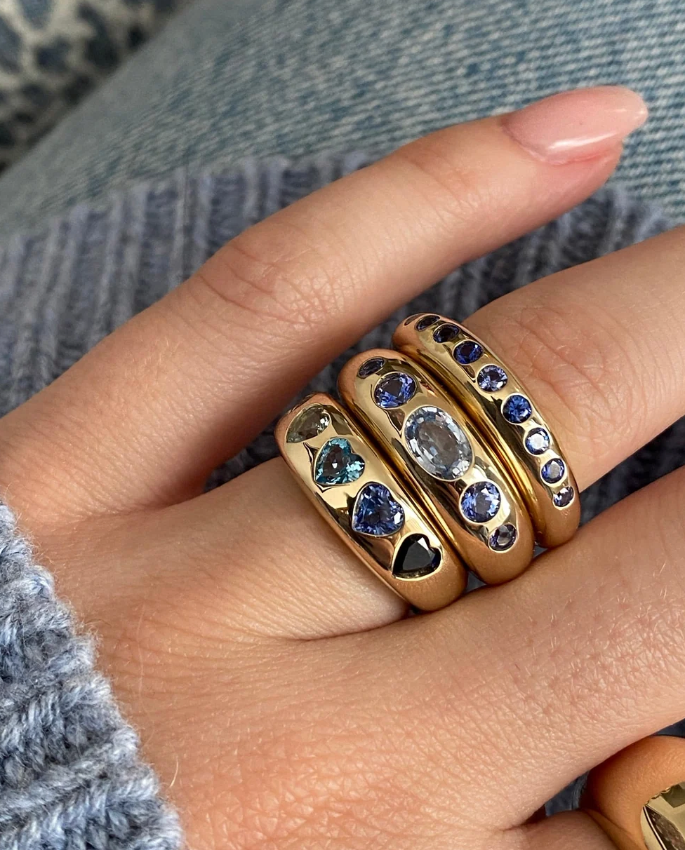 9 ROUND SKINNY NOMAD RING - OMBRÉ BLUE SAPPHIRE & DIAMOND