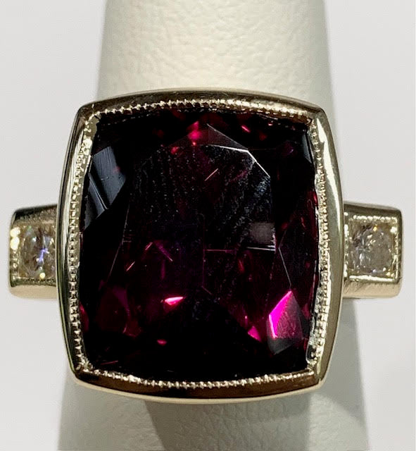 Vintage Rhodolite Garnet and Diamond Ring