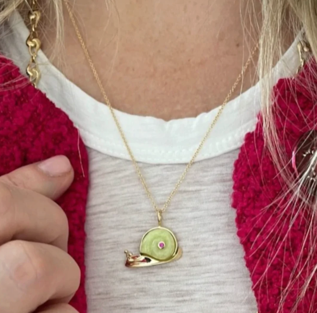 SMALL SNAIL PENDANT - PINK OPAL